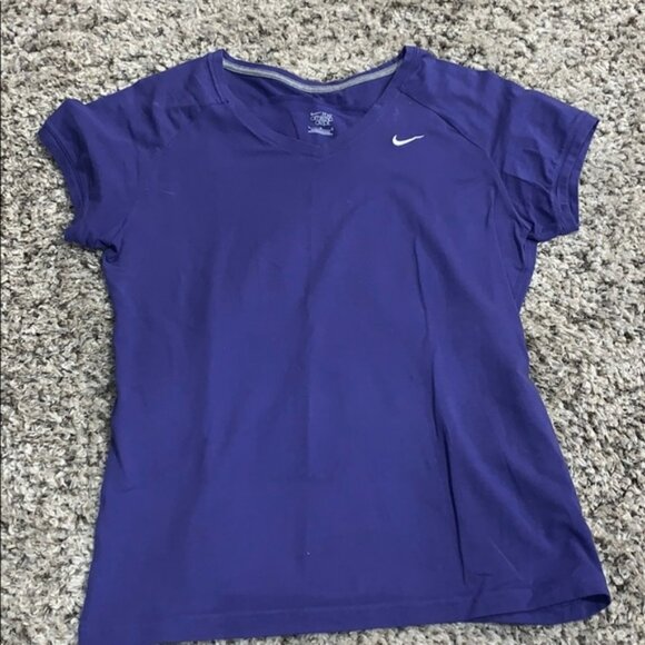 Nike women’s tshirt - Picture 1 of 2